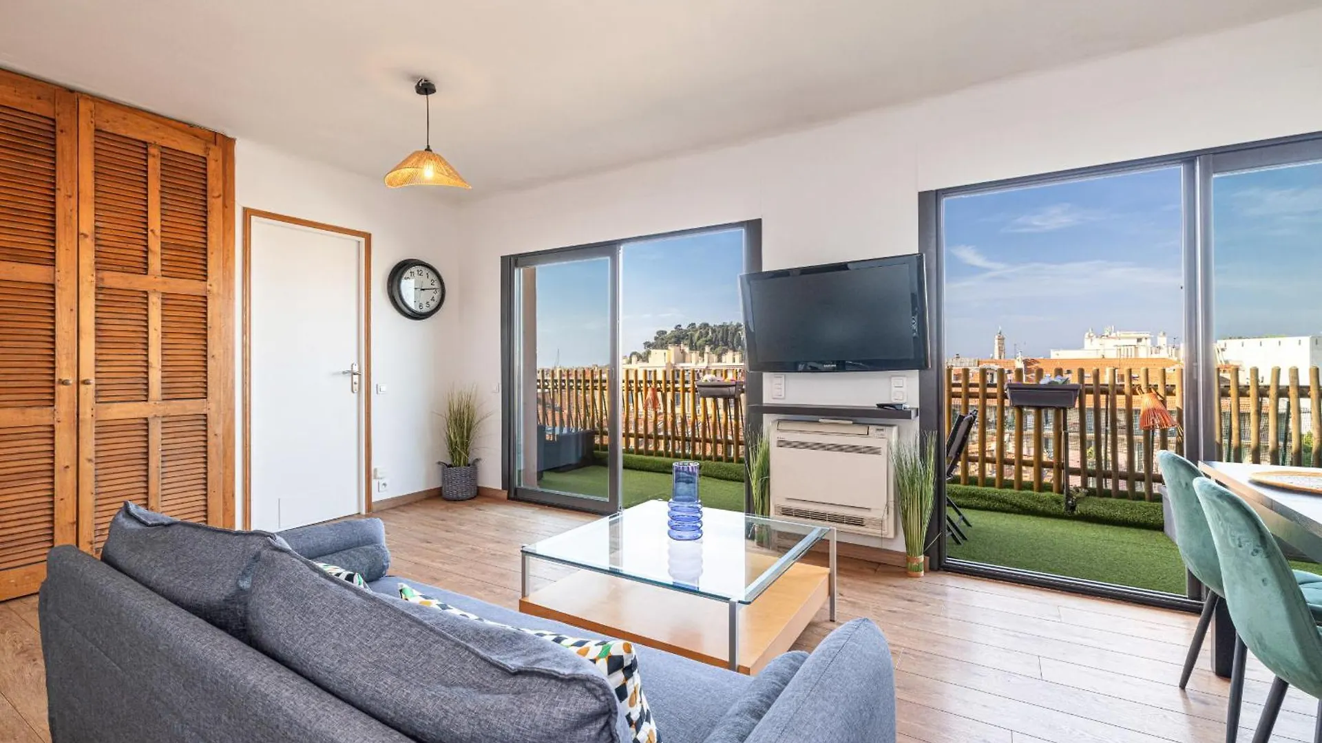 Open Sky Terrace Lage 1 Bdr & Parking Apartment Nice 0*,