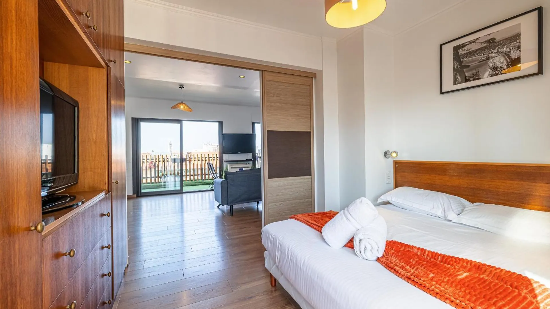 Open Sky Terrace Lage 1 Bdr & Parking Apartment Nice