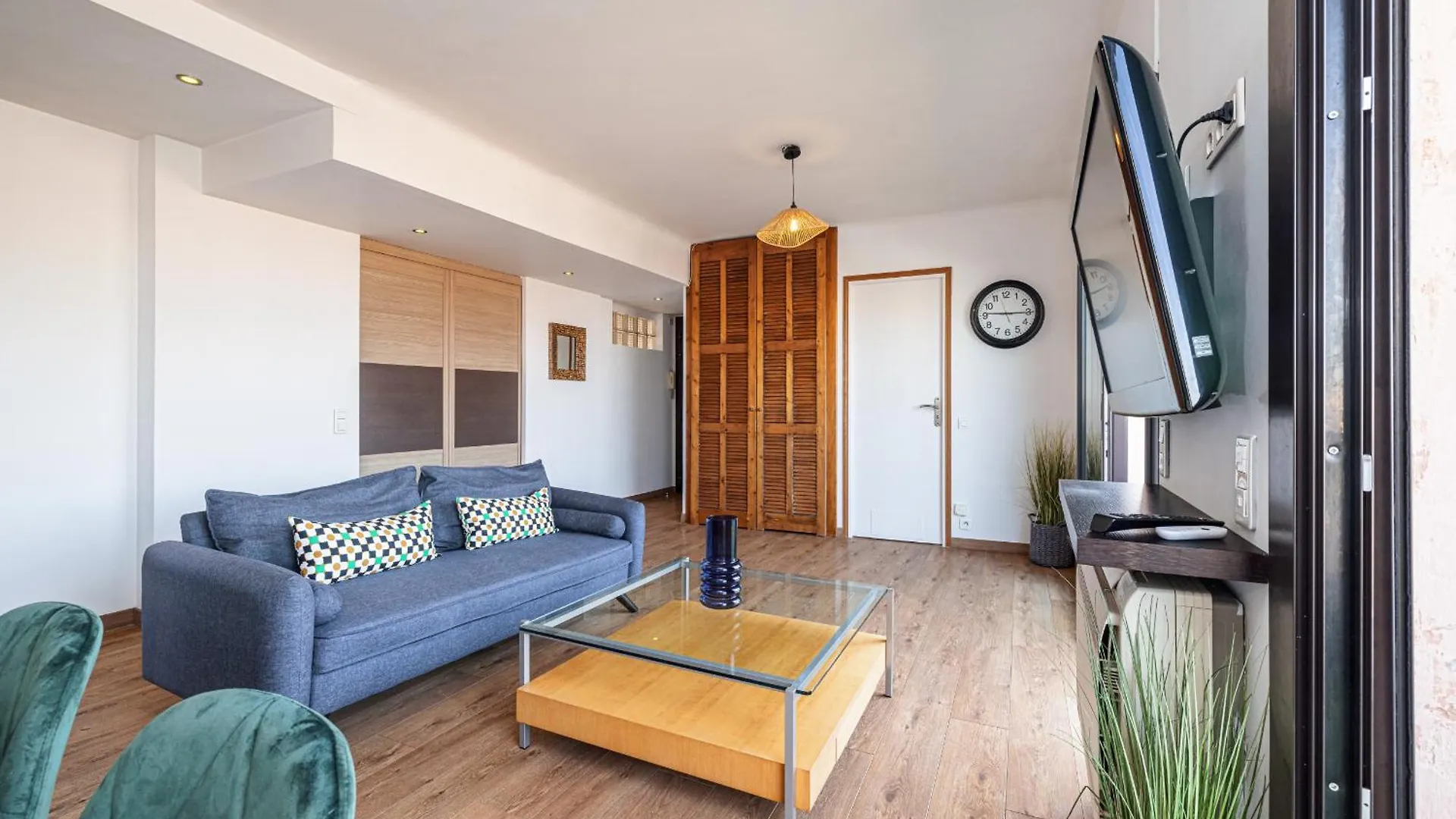 Open Sky Terrace Lage 1 Bdr & Parking Apartment Nice 0*,  France
