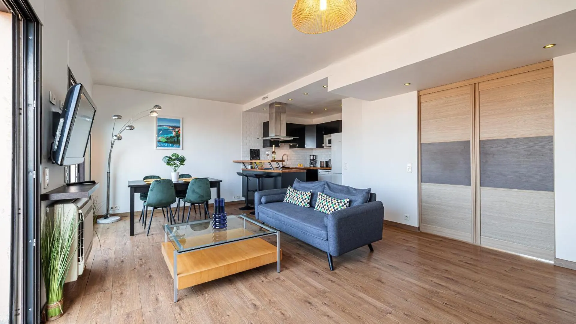 Open Sky Terrace Lage 1 Bdr & Parking Apartment Nice