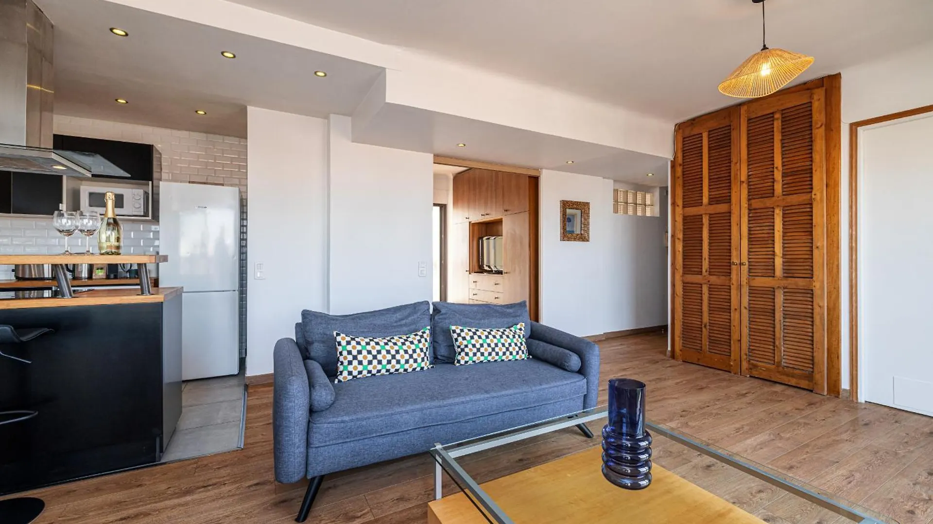Open Sky Terrace Lage 1 Bdr & Parking Apartment Nice