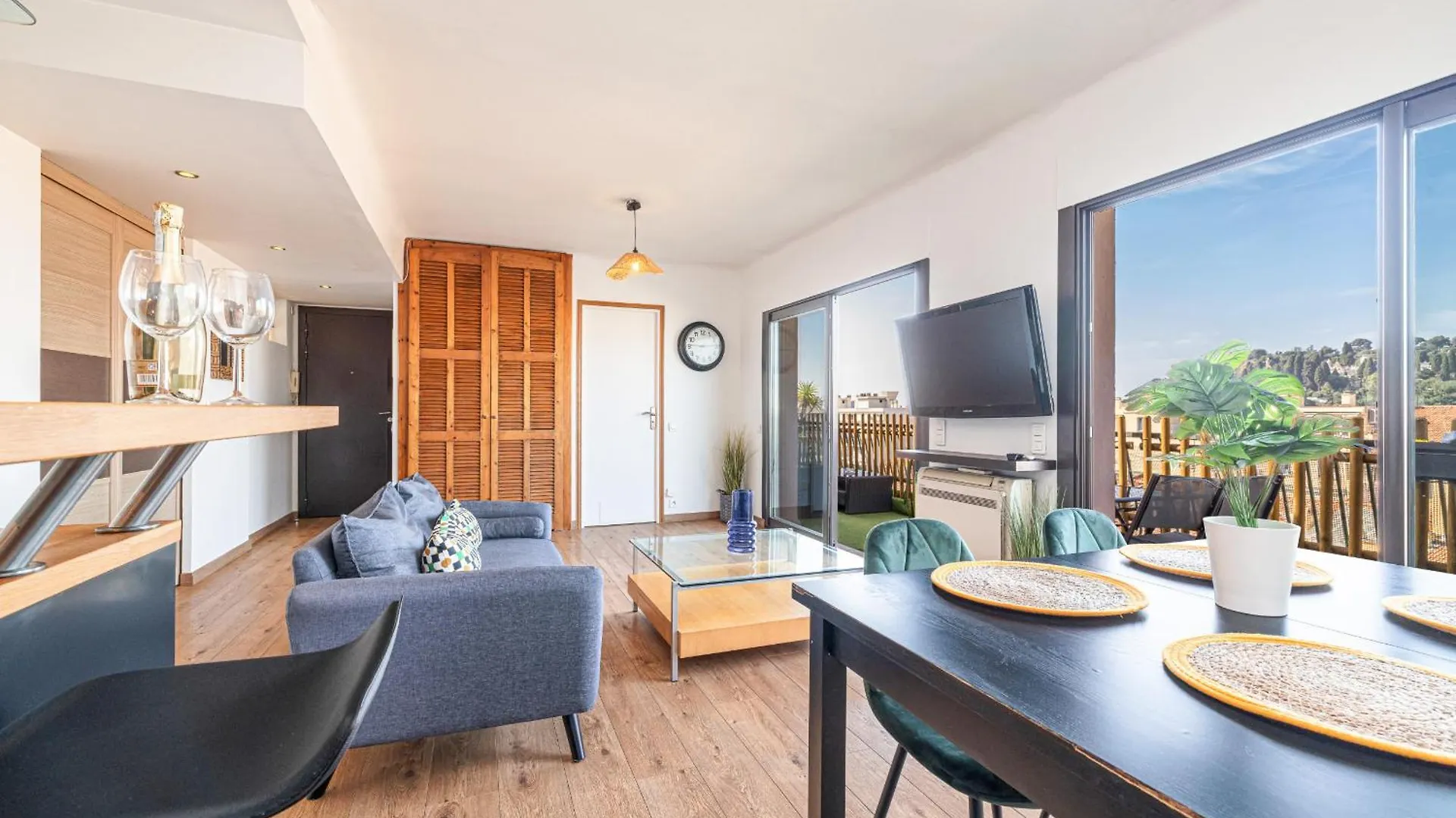 Open Sky Terrace Lage 1 Bdr & Parking Apartment Nice France