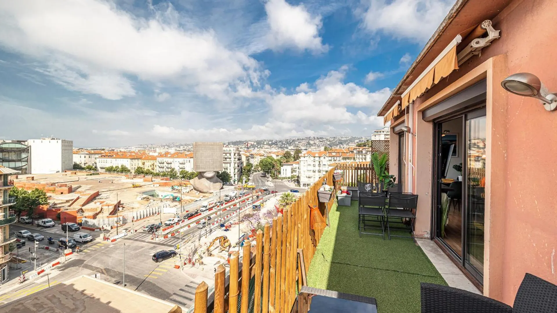 Open Sky Terrace Lage 1 Bdr & Parking Apartment Nice