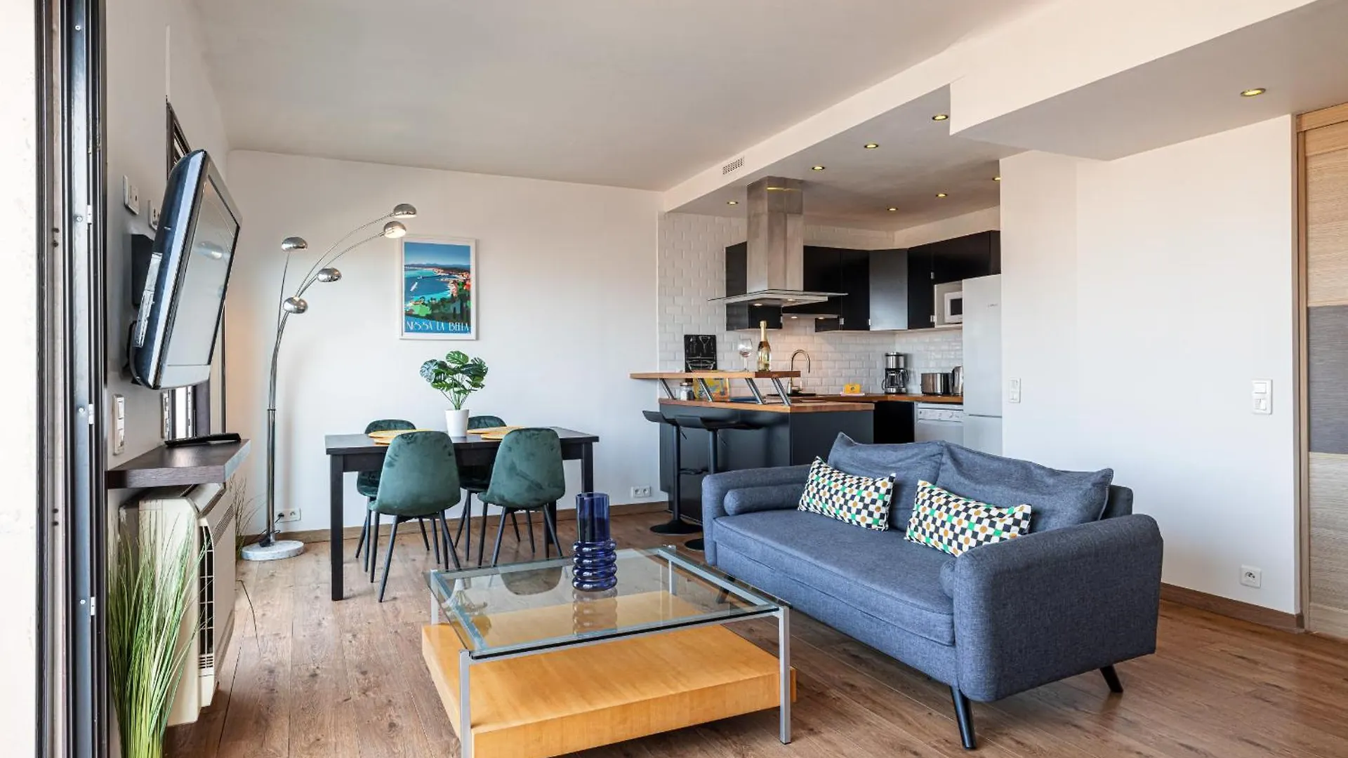 Open Sky Terrace Lage 1 Bdr & Parking Apartment Nice 0*,  France