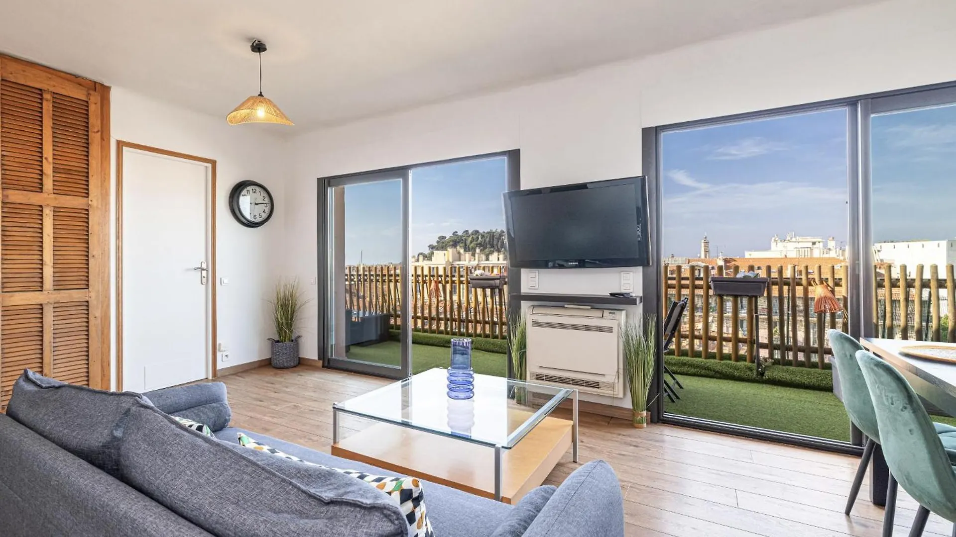 Open Sky Terrace Lage 1 Bdr & Parking Apartment Nice