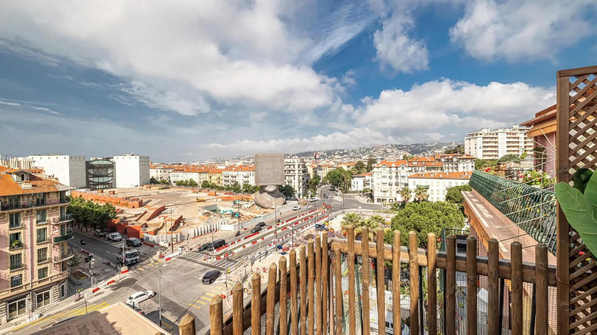 Open Sky Terrace Lage 1 Bdr & Parking Apartment Nice